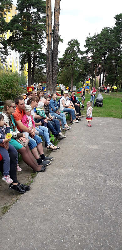 1 сентября 2019 в 12.00 в Бобачевской роще состоялась детская развлекательная программа «Здравствуй, школа»